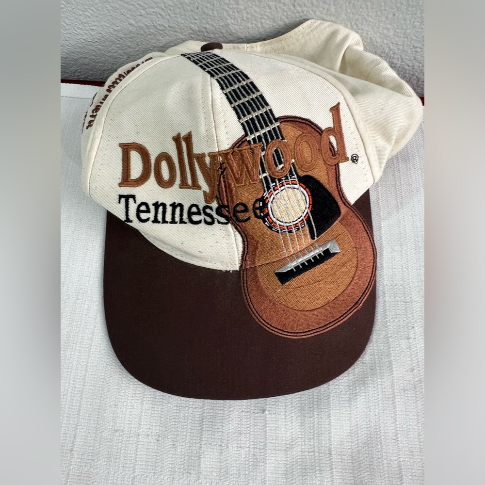 Dollywood‎ hat SnapBack